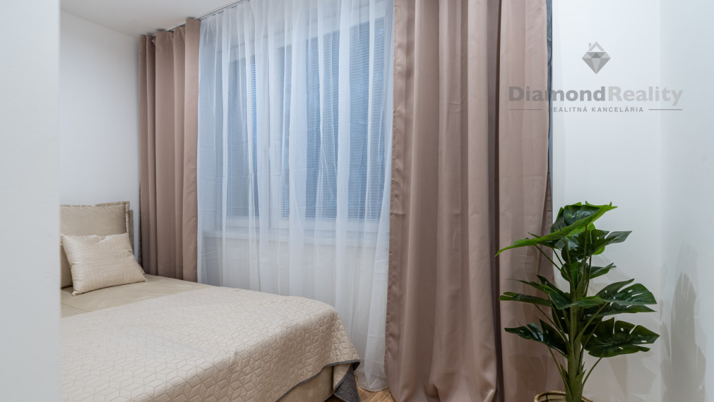 NA PREDAJ ZARIADENÝ 1,5 IZBOVÝ BYT PO NOVEJ REKONŠTRUKCIÍ