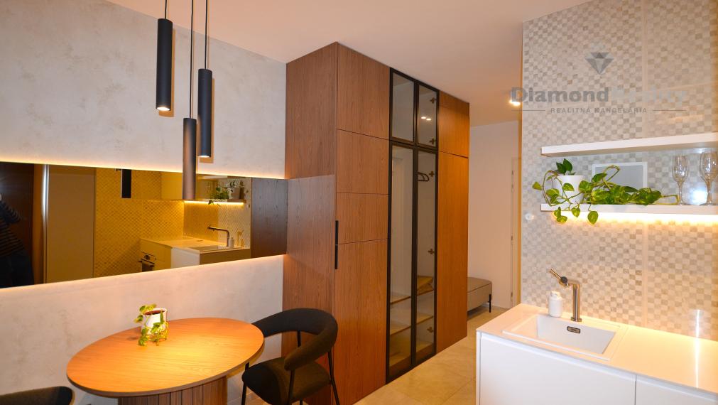 NOVOSTAVBA 1-izbový byt, loggia, pivnica, parkovacie miesto REZIDENCIA PRI RADNICI