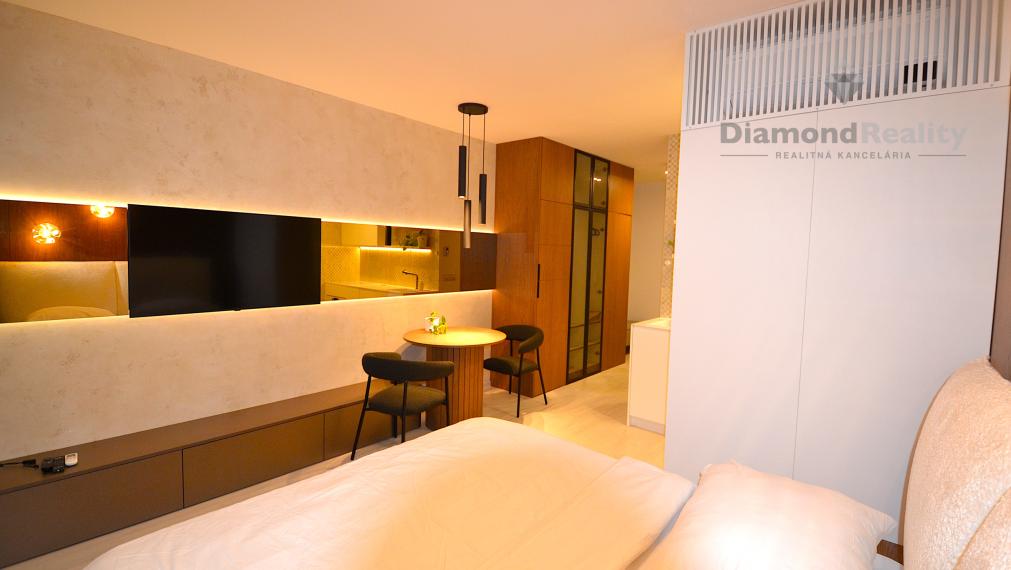 NOVOSTAVBA 1-izbový byt, loggia, pivnica, parkovacie miesto REZIDENCIA PRI RADNICI