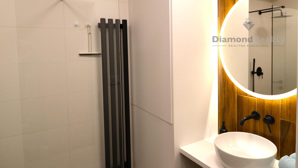 NOVOSTAVBA 1-izbový byt, loggia, pivnica, parkovacie miesto REZIDENCIA PRI RADNICI