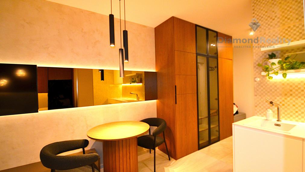 NOVOSTAVBA 1-izbový byt, loggia, pivnica, parkovacie miesto REZIDENCIA PRI RADNICI