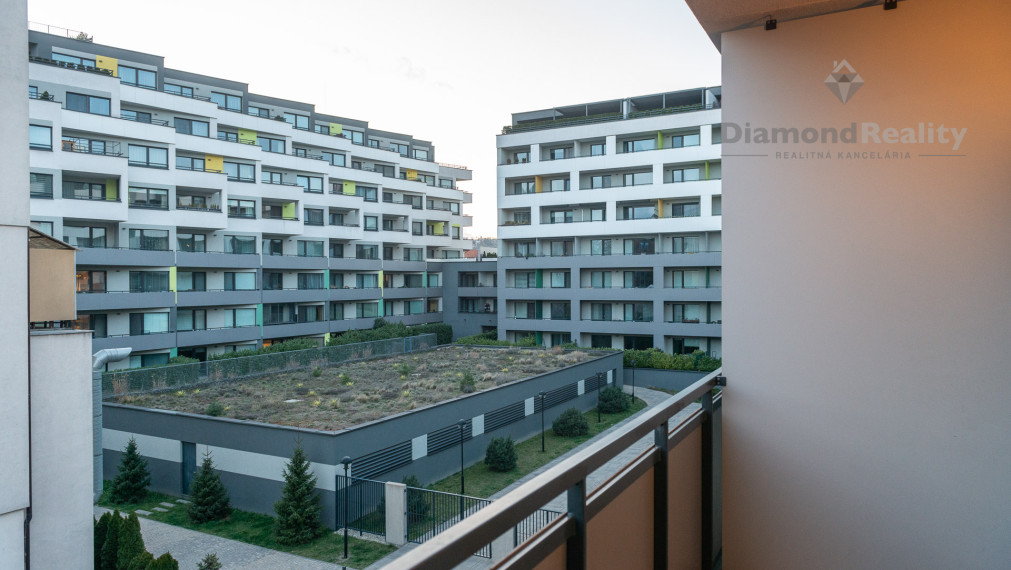 TOP ! REZIDENCIA PRI RADNICI, 1-izb.byt, loggia, pivnica