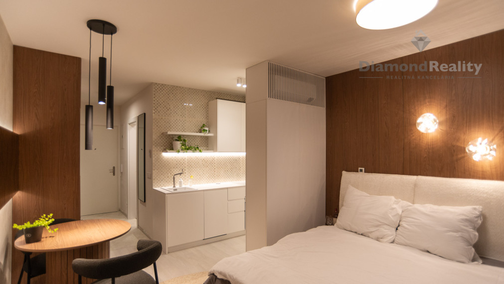 TOP ! REZIDENCIA PRI RADNICI, 1-izb.byt, loggia, pivnica