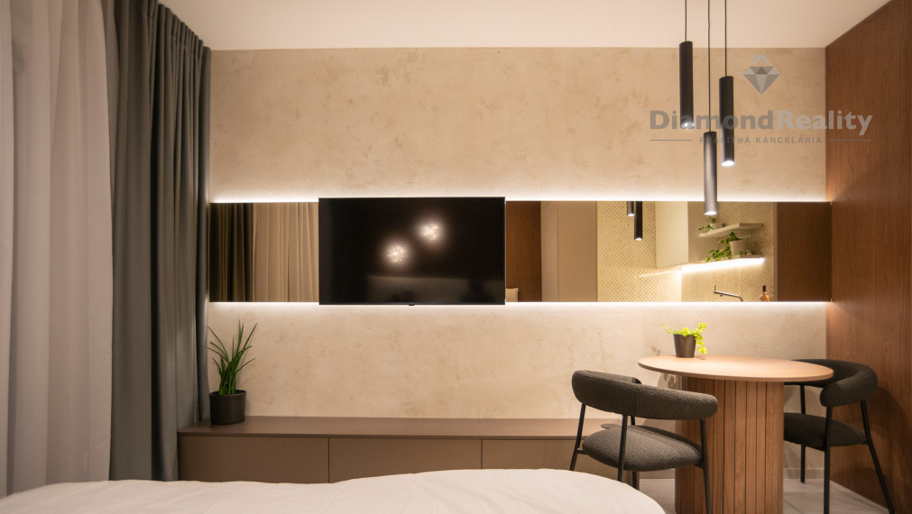 TOP ! REZIDENCIA PRI RADNICI, 1-izb.byt, loggia, pivnica