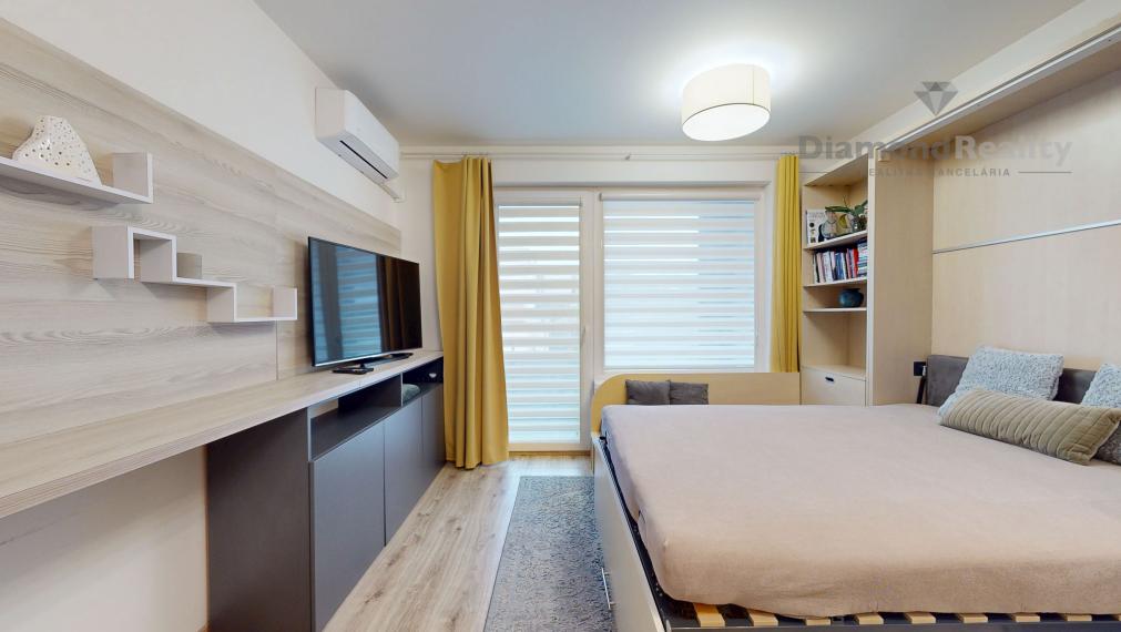 GARSÓNKA NA PRENÁJOM V EXKLUZÍVNEJ LOKALITE - KOŠICE STARÉ MESTO S PARKOVACÍM MIESTOM | Strojárenská ulica Košice