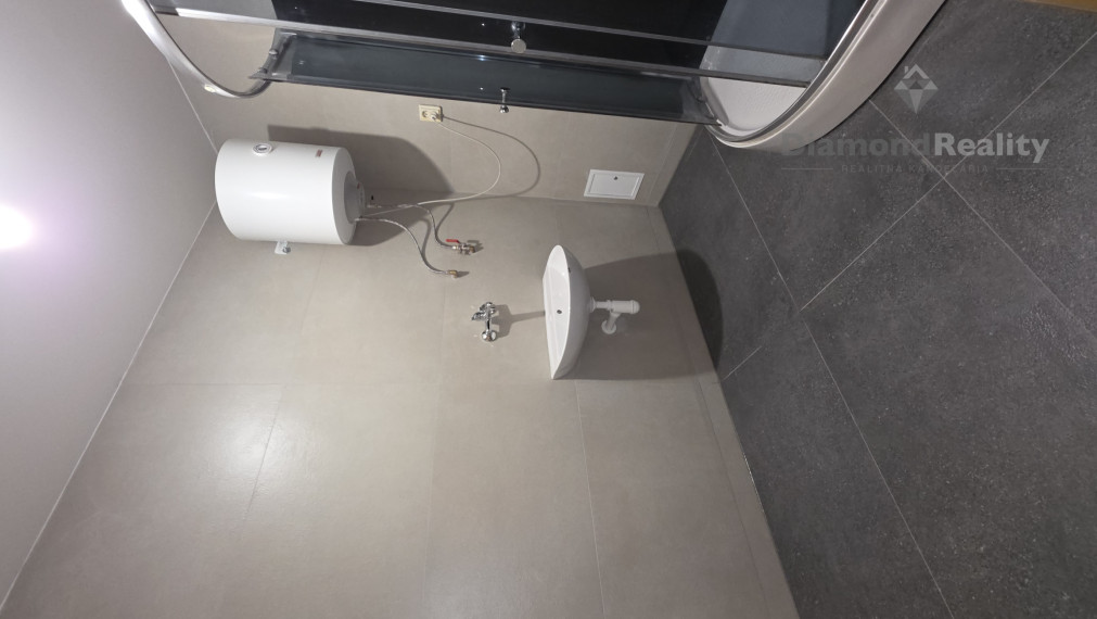 Na predaj pekný rodinný dom v chatovej oblasti s výborným prístupom v obci Kysak