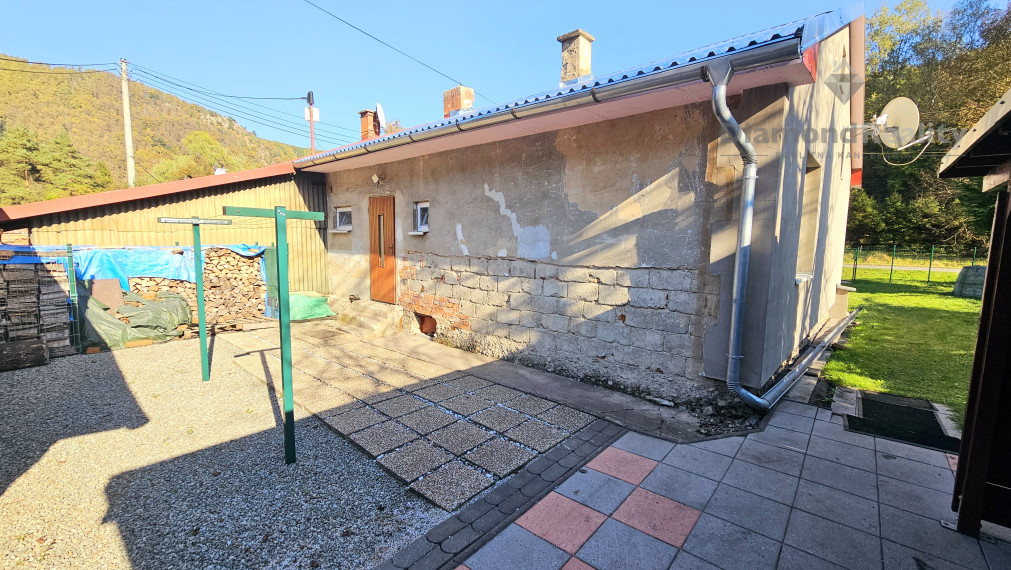 Na predaj pekný rodinný dom v chatovej oblasti s výborným prístupom v obci Kysak