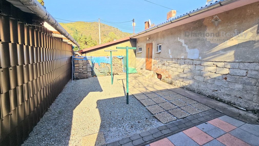 Na predaj pekný rodinný dom v chatovej oblasti s výborným prístupom v obci Kysak