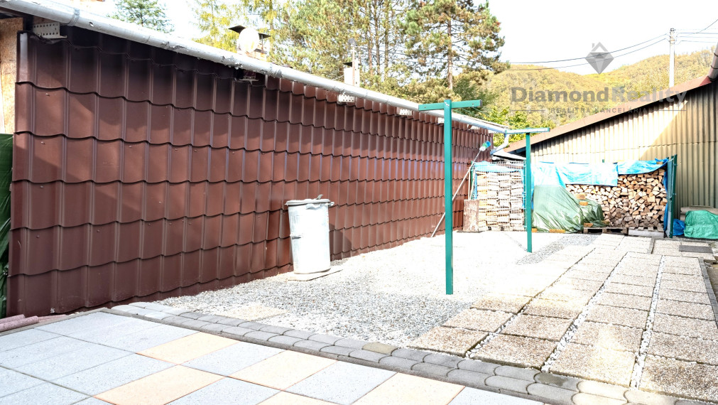 Na predaj pekný rodinný dom v chatovej oblasti s výborným prístupom v obci Kysak