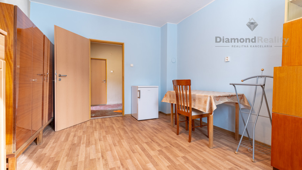 Na predaj pekný rodinný dom v chatovej oblasti s výborným prístupom v obci Kysak