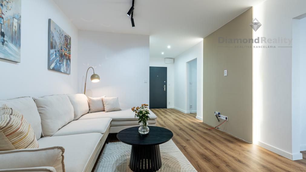 NOVÁ REKONŠTRUKCIA | 3 IZBOVÝ BYT S LOGGIOU S NÁBYTKOM V CENE | ŠKULTÉTYHO UL. | KOŠICE - STARÉ MESTO