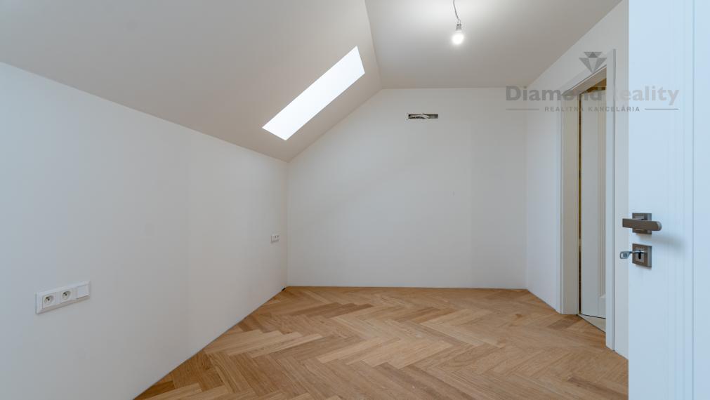 REZIDENCIA MOYZESOVA | 3 IZBOVÝ MEZONET DOKONČENÝ V ŠTANDARDE | 119m² | KOŠICE - STARÉ MESTO