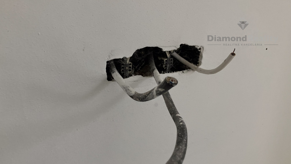 ZNÍŽENÁ CENA | NA PREDAJ ZREKONŠTRUOVANÝ RODINNÝ DOM