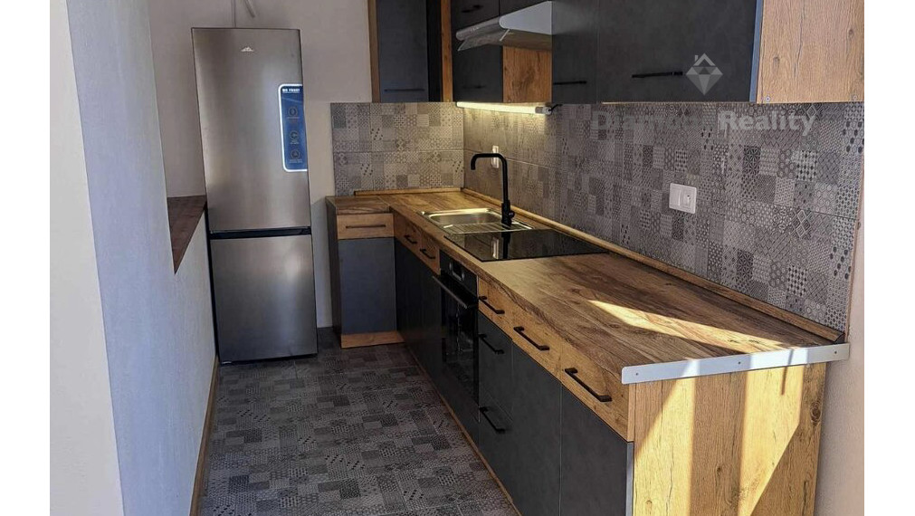 NA PREDAJ DOM SO 4 BYTOVÝMI JEDNOTKAMI | BLÍZKO CENTRA KE