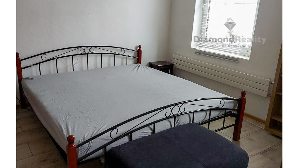 NA PREDAJ DOM SO 4 BYTOVÝMI JEDNOTKAMI | BLÍZKO CENTRA KE