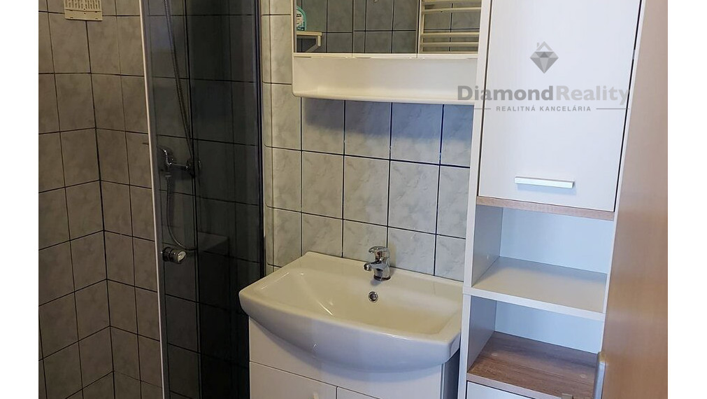 NA PREDAJ DOM SO 4 BYTOVÝMI JEDNOTKAMI | BLÍZKO CENTRA KE