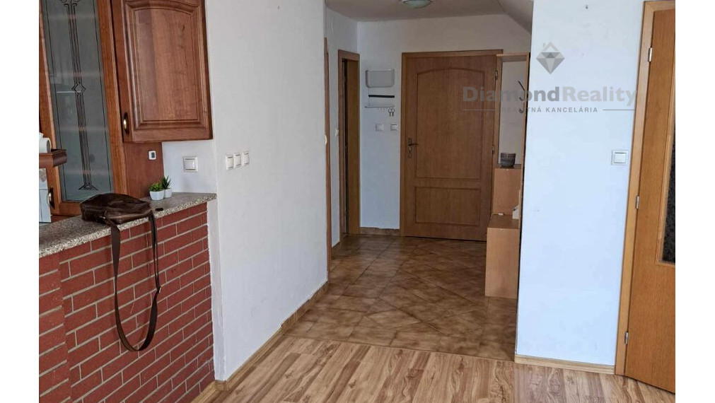 NA PREDAJ DOM SO 4 BYTOVÝMI JEDNOTKAMI | BLÍZKO CENTRA KE