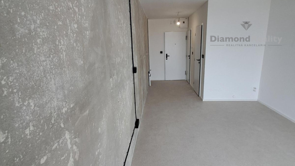 REZERVOVANÝ: predaj 1 izbový byt / Garsónka, Košice - Západ, Lunik II