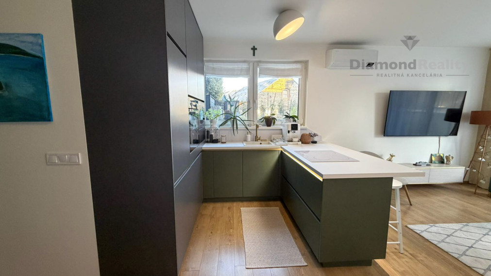 NA PREDAJ 2 IZBOVÝ BYT REZIDENCIA ALBELLI 135m² PREDZÁHRADKA