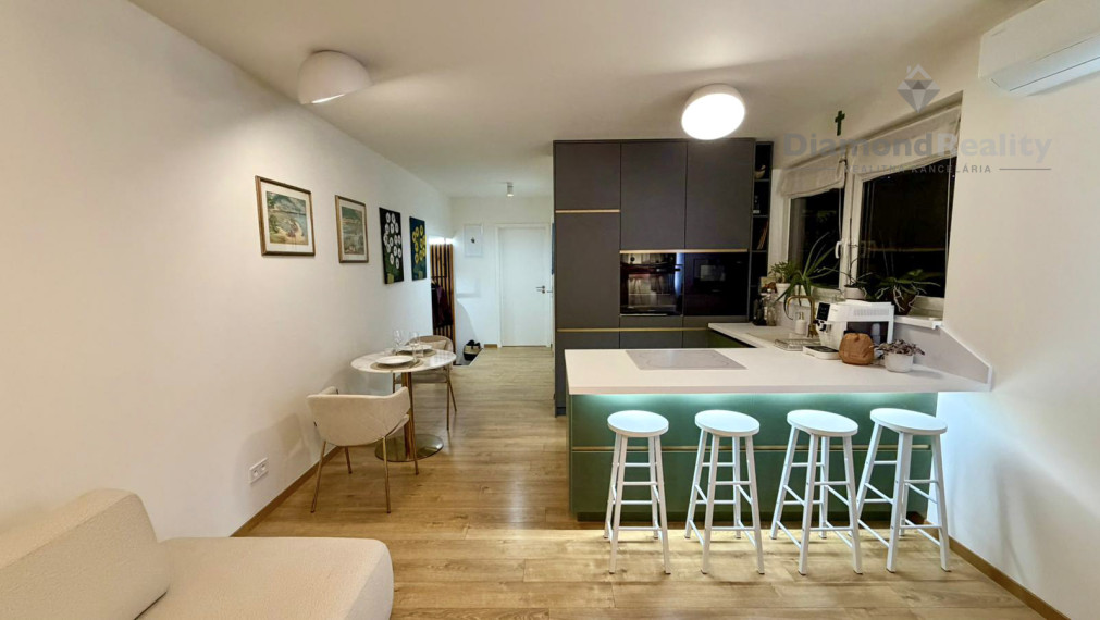 NA PREDAJ 2 IZBOVÝ BYT REZIDENCIA ALBELLI 135m² PREDZÁHRADKA