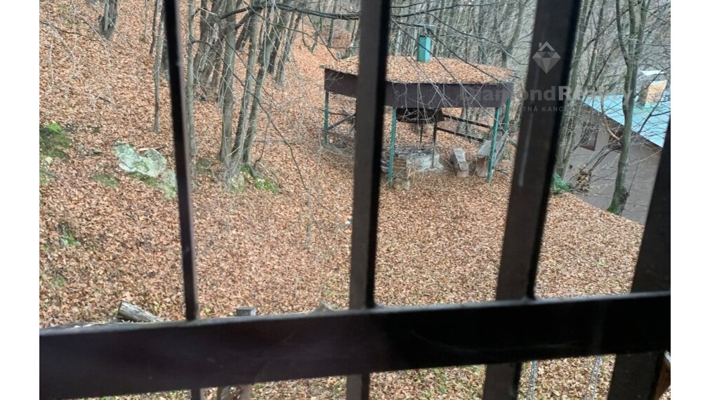 Na predaj ,Krásna murovaná chata ,Ružín