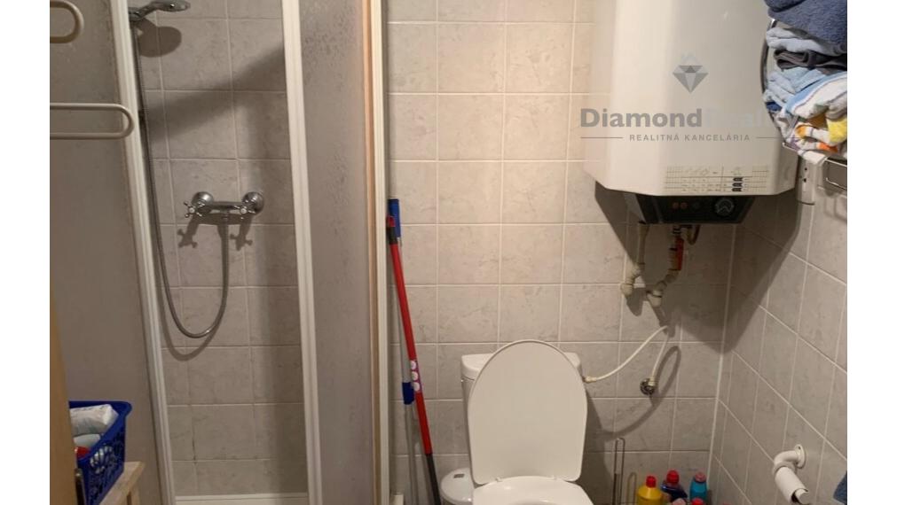 Na predaj ,Krásna murovaná chata ,Ružín