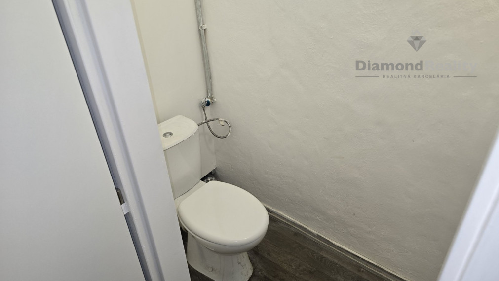 Na prenájom sklad na Jesennej ul. v Prešove