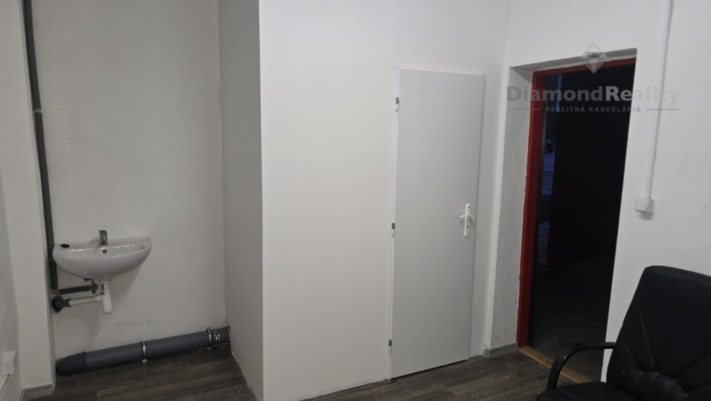 Na prenájom sklad na Jesennej ul. v Prešove