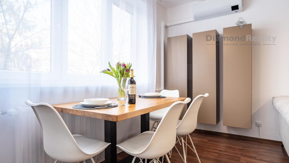 PREDANÉ | 3 IZBOVÝ BYT PRAŽSKÉHO TYPU, STARÉ MESTO - KUZMÁNYHO