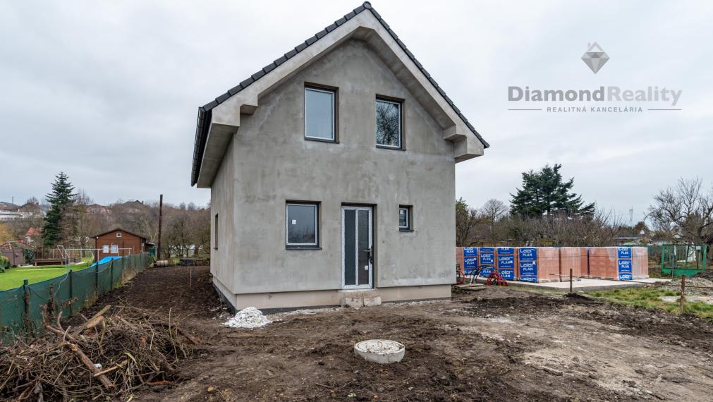 NA PREDAJ 4 IZBOVÁ NOVOSTAVBA S KRÁSNYM POZEMKOM 381m² | OBEC SEŇA | 15 MINÚT OD KOŠÍC
