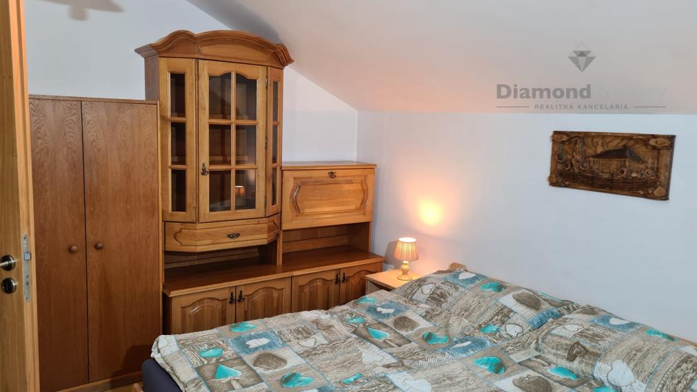 NA PREDAJ: Zabehnutá rekreačná chata v Podhájskej – výborná investícia