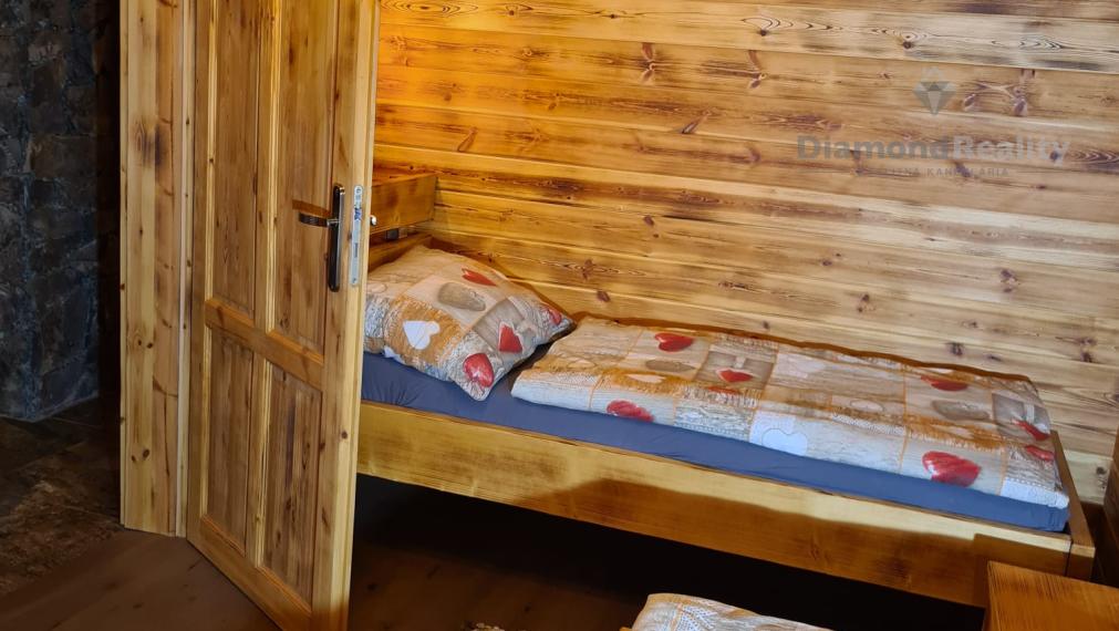 NA PREDAJ: Zabehnutá rekreačná chata v Podhájskej – výborná investícia