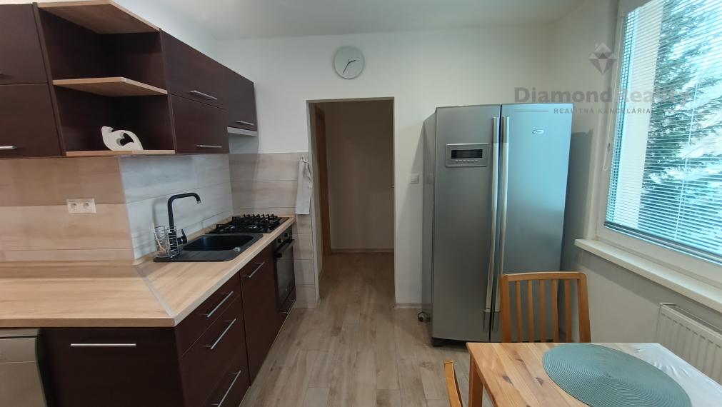 Ideálne rodinné bývanie v Nitre – 3-izbový byt na Tribečskej ulici