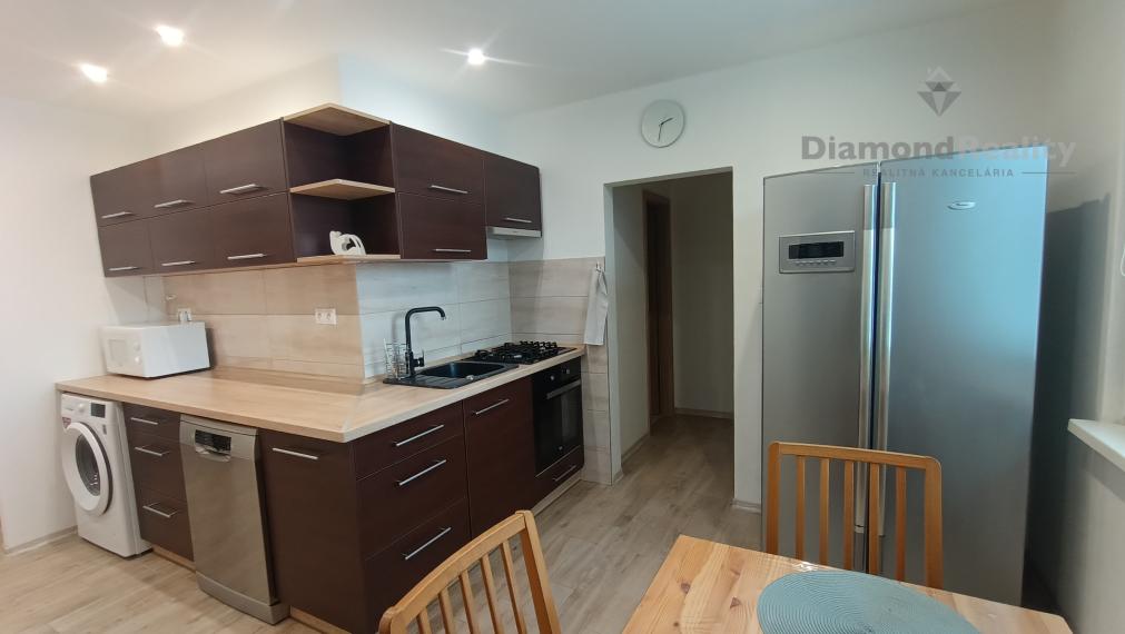 Ideálne rodinné bývanie v Nitre – 3-izbový byt na Tribečskej ulici