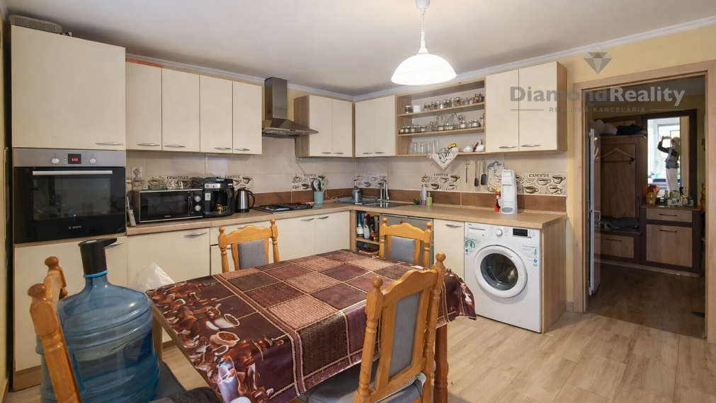 Na predaj priestranný rodinný dom, Malé Ozorovce, Trebišov