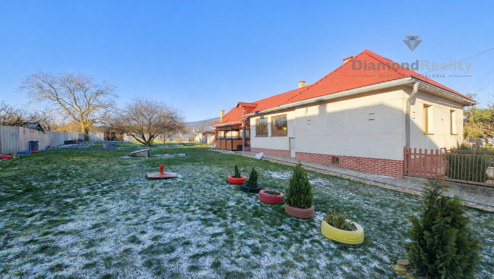 Na predaj priestranný rodinný dom, Malé Ozorovce, Trebišov