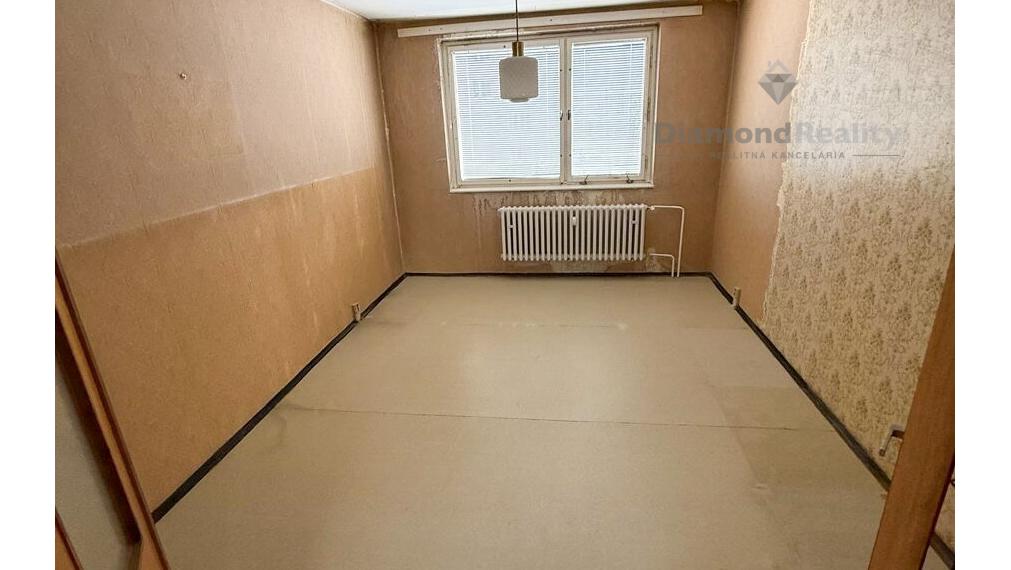 NA PREDAJ VEĽKÝ 4 IZBOVÝ BYT S BALKÓNOM | 83m² | PRAKOVCE