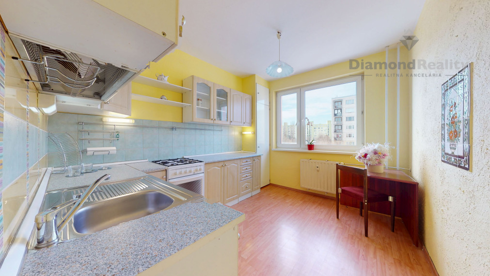 VÝNIKAJÚCA INVESTIČNÁ PRÍLEŽITOSŤ – 4-izbový byt, Košice KVP, Titogradská ulica