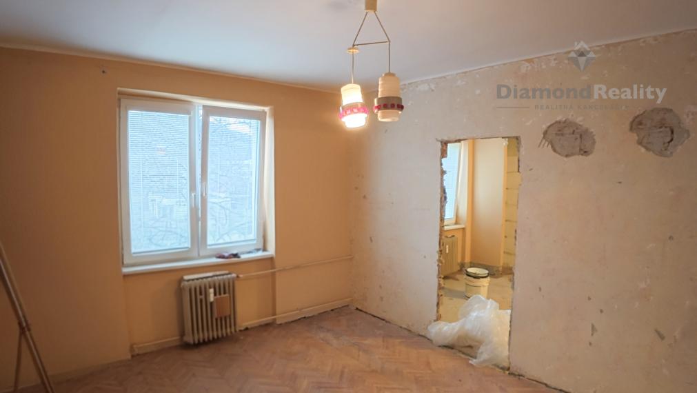 NA PREDAJ 2 IZBOVÝ BYT | 53 m² + BALKÓN | ŠAFÁRIKOVA | RV