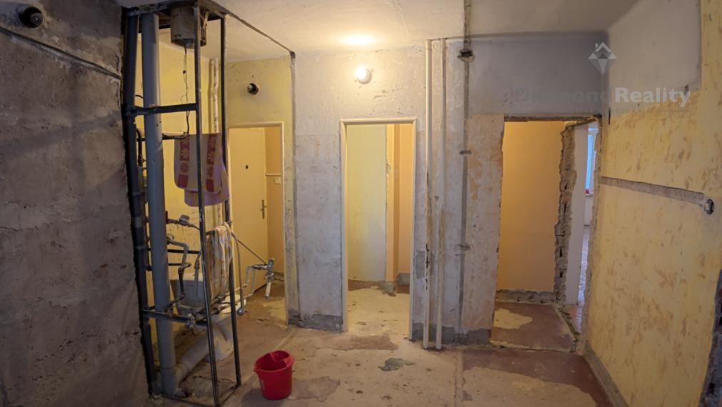 NA PREDAJ 2 IZBOVÝ BYT | 53 m² + BALKÓN | ŠAFÁRIKOVA | RV