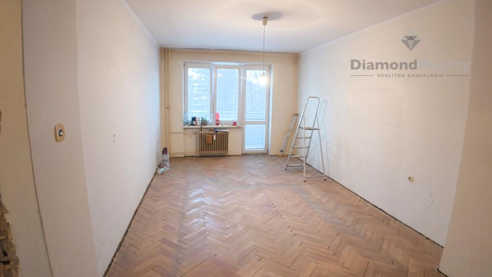 NA PREDAJ 2 IZBOVÝ BYT | 53 m² + BALKÓN | ŠAFÁRIKOVA | RV