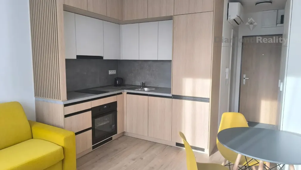 Na prenájom prerobená garsonka, ul. Teplická, Piešťany