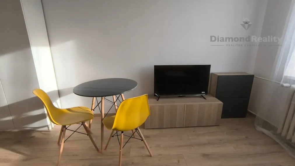 Na prenájom prerobená garsonka, ul. Teplická, Piešťany