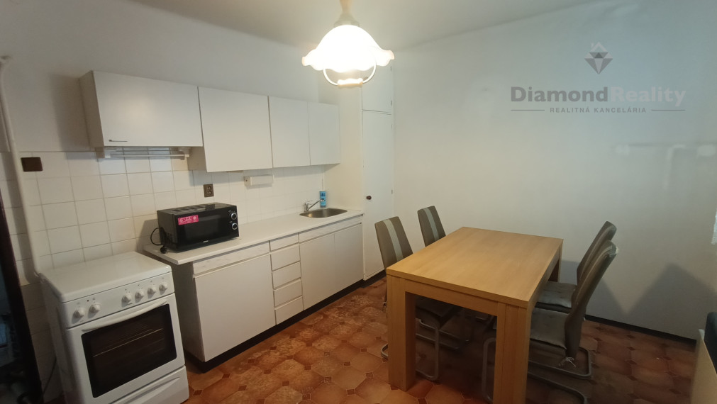 Prenajaté!Na prenájom 2 izbový byt Nitra - deti aj zvieratká vítané