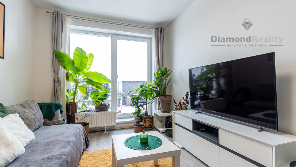 NA PREDAJ MODERNÝ 2-IZBOVÝ BYT | ZELENÁ STRÁŇ