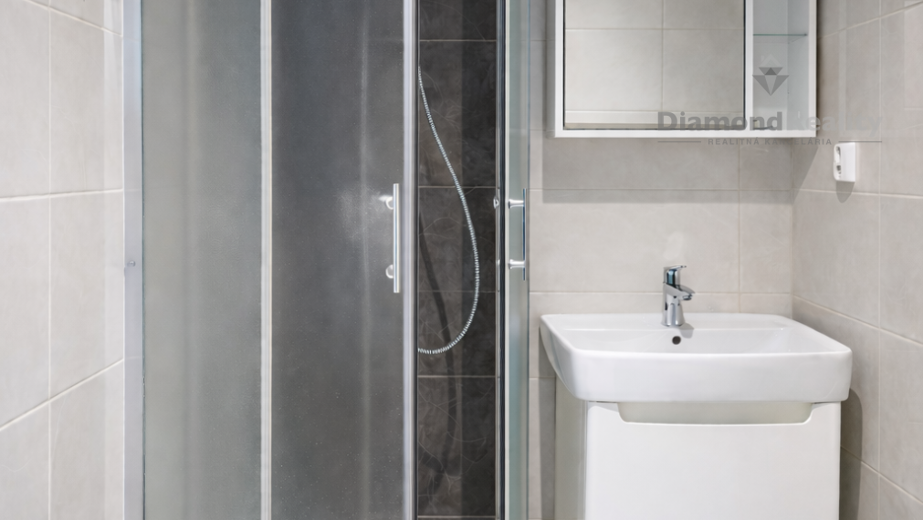 NA PREDAJ 2 - IZBOVÝ BYT V MESTSKEJ ČASTI ŠACA, ULICA UČŇOVSKÁ