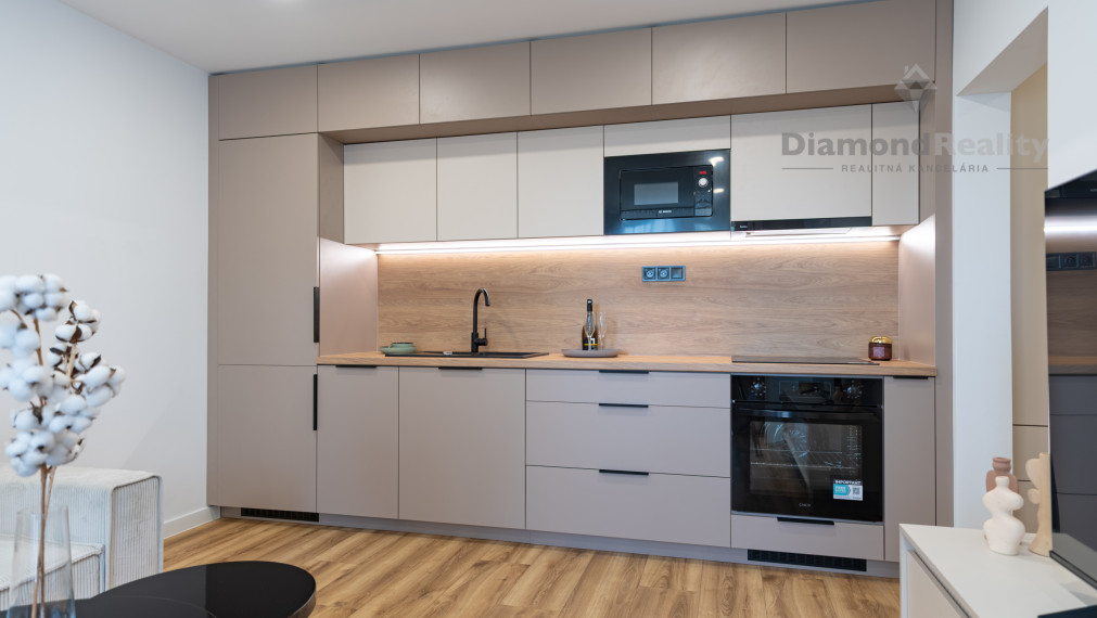 Na predaj 1,5 izbový byt po kompletnej rekonštrukcii, Sofijska ulica, Košice - Sídlisko Ťahanovce