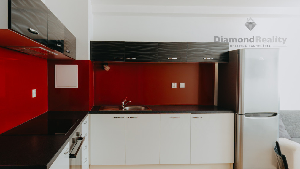 NA PREDAJ 2 - IZBOVÝ BYT V MESTSKEJ ČASTI ŠACA, ULICA UČŇOVSKÁ