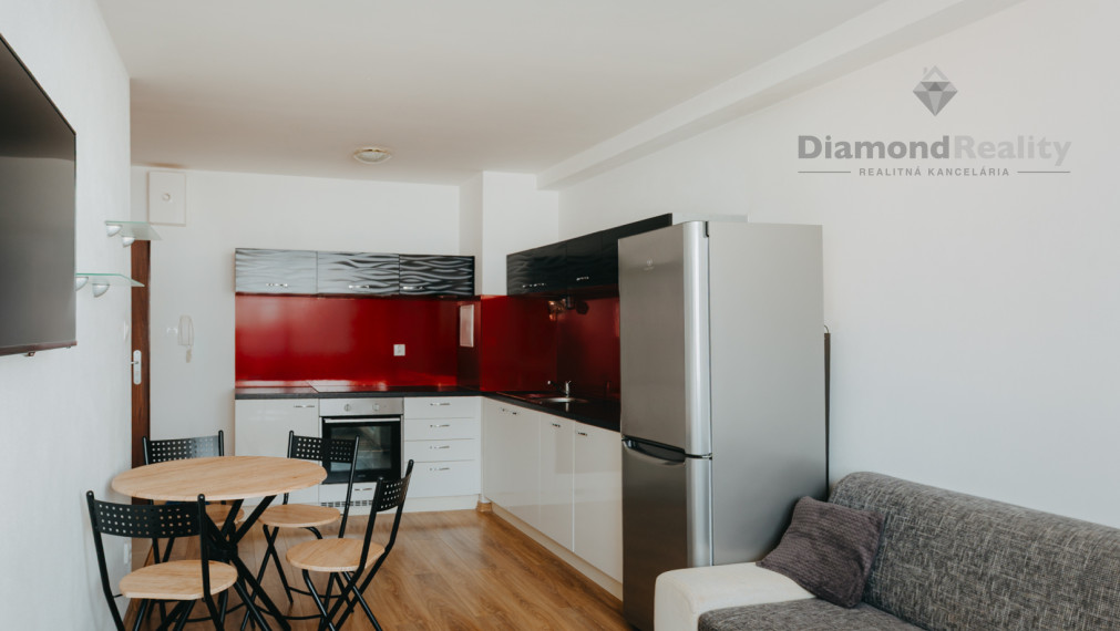 NA PREDAJ 2 - IZBOVÝ BYT V MESTSKEJ ČASTI ŠACA, ULICA UČŇOVSKÁ