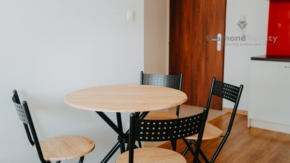 NA PREDAJ 2 - IZBOVÝ BYT V MESTSKEJ ČASTI ŠACA, ULICA UČŇOVSKÁ